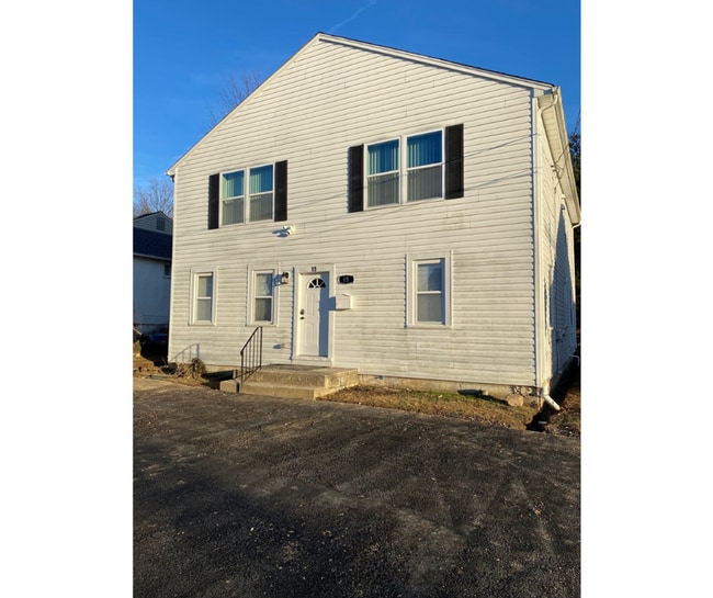 Building Photo - 15 Village Rd Unit 10 W/Bath Available $950