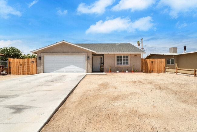 Building Photo - 72248 Sunnyvale Dr Rental