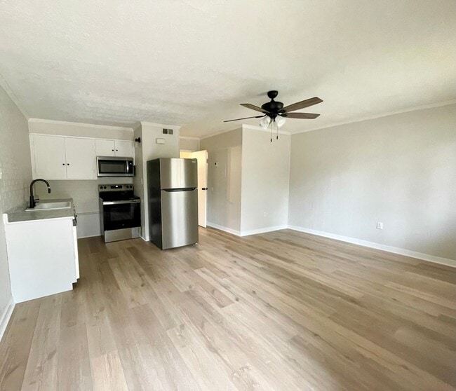 Photo - 1 Bed/1 Bath Apartment for Rent in Brandon... Unit 8