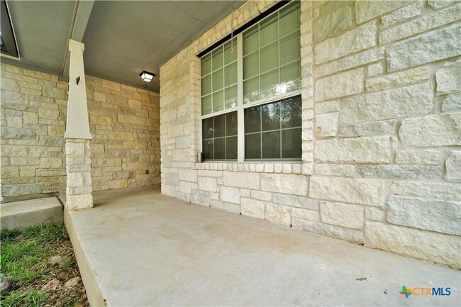 Photo - 121 Park Ln