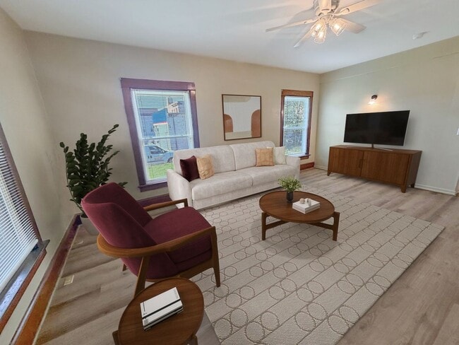 Photo - 611 Kellogg Ave