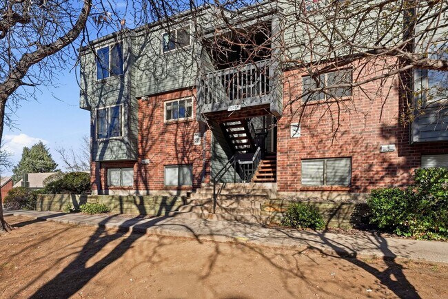 Photo - Updated 2 bed / 1 bath home in Lakewood!