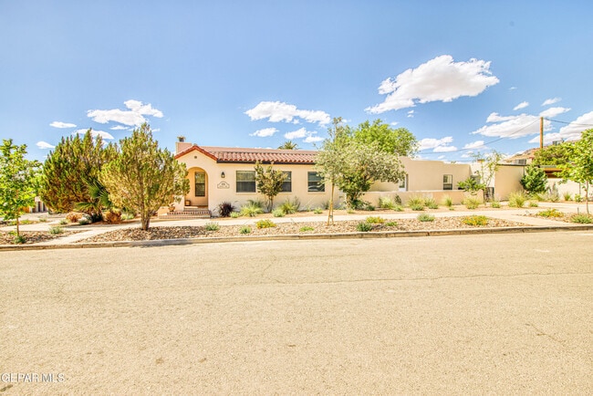 Photo - 1011 Madeline Dr House