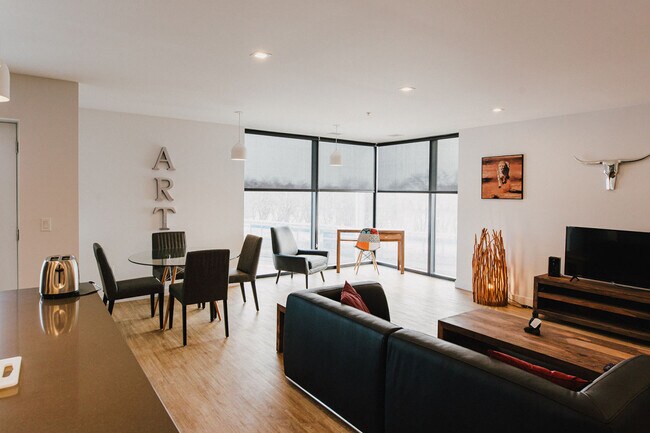 Photo - 221 Stradbrook Ave Unit ID1223072P