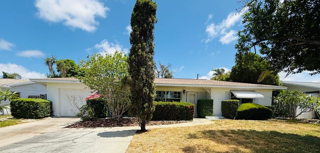 Building Photo - Home in Seminole for rent