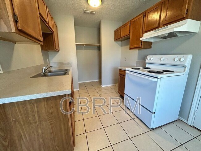 Photo - 9603 Elmwood Ave