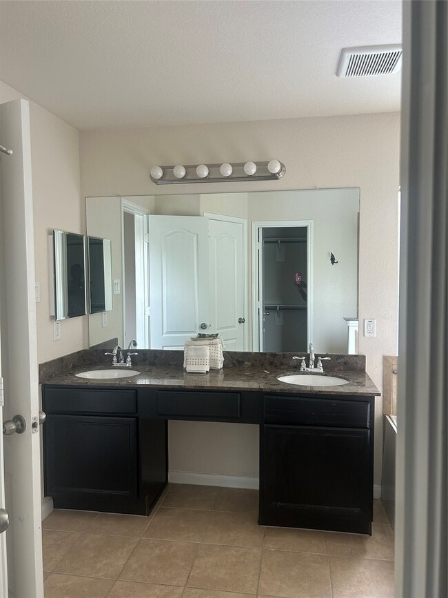 Photo - 8407 Broadleaf Ave