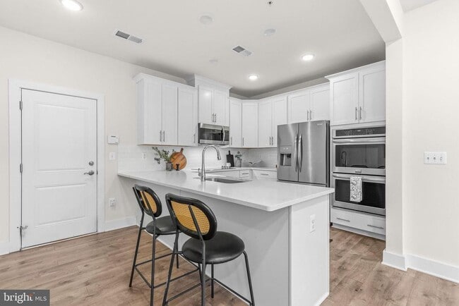 Photo - 238 Van Buren St