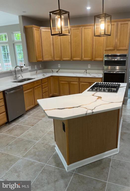Building Photo - 10400 Twin Knoll Way Rental
