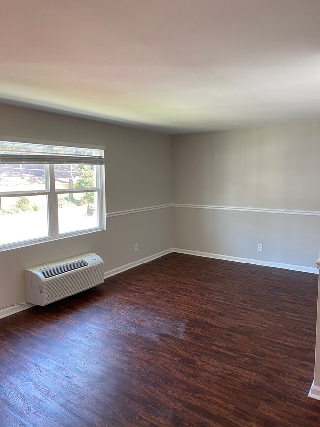 Photo - 969 Forest Ave