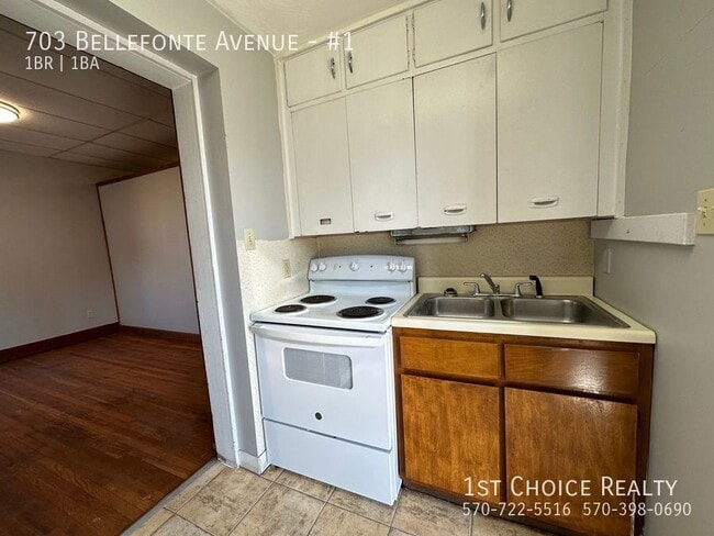 Building Photo - 703 Bellefonte Ave Unit #1 Rental