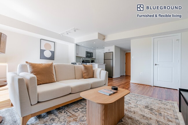 Photo - 2500 Clarendon Blvd Unidad FL6-ID1128