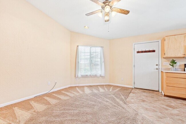 Photo - 336 Effie St House