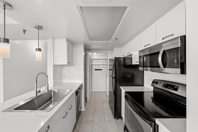 Photo - 3525 Sage Rd Unit 504