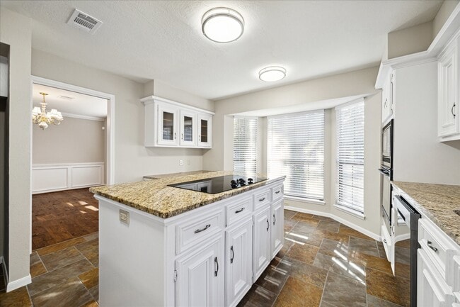 Building Photo - 4 Falling Star Rd