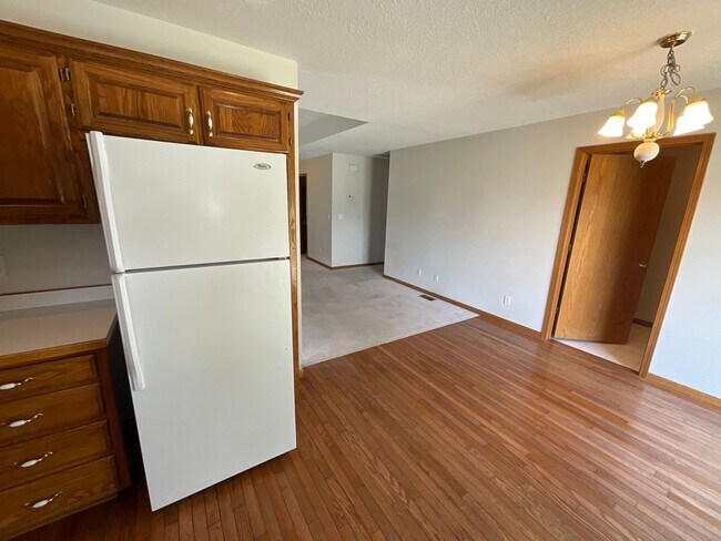 Photo - 124-126 W Briarbrook Unit 124 W Briarbrook