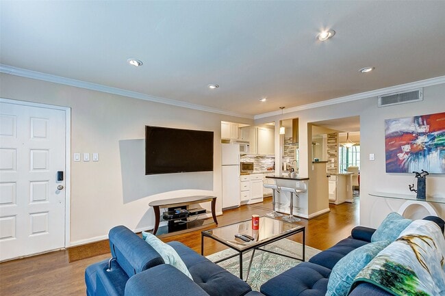 Building Photo - 1800 Stoney Brook Dr Unit 102 Rental