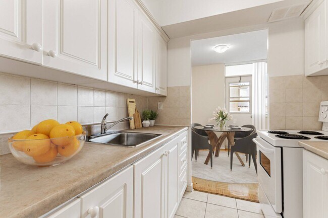 Photo - 145 St. George Street