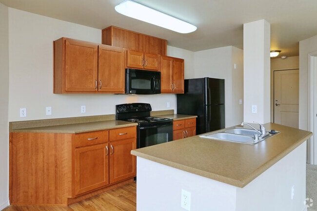 1BR, 1BA - 681 SF