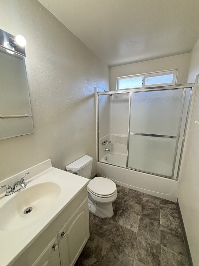 Photo - 1704 Rose Ave