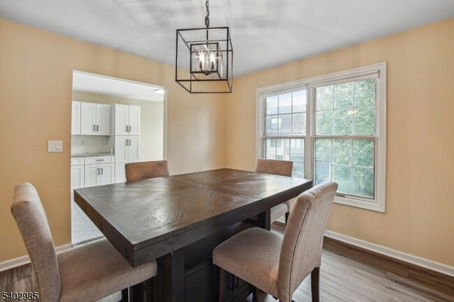 Photo - 4 Tow Path Cres