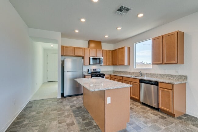 Photo - GORGEOUS SINGLE STORY WITH MANY UPGRADES*3 BEDROOMS*DEN!