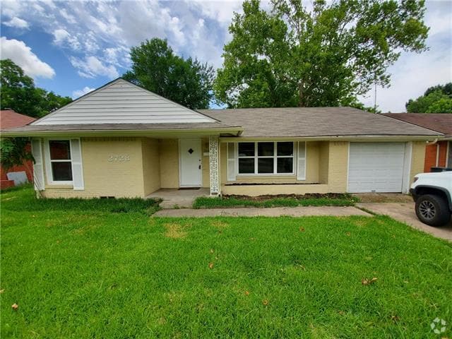 Building Photo - 2728 Oates Dr Rental