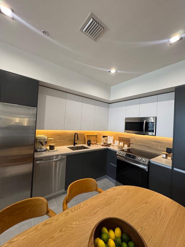 Photo - 2157 NW Miami Ct Unit 811