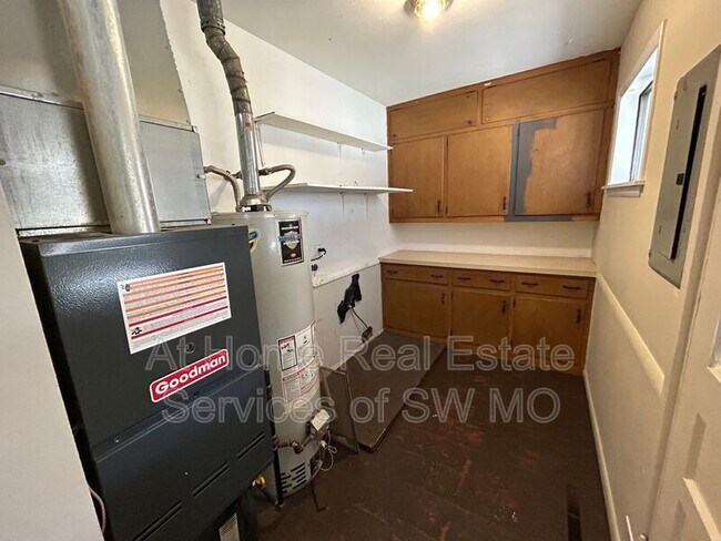 Photo - 1742 N Oak Grove Ave