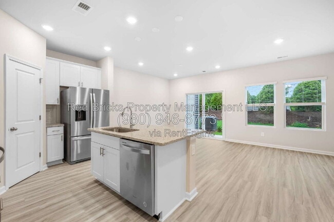 Photo - 3670 Backwater St