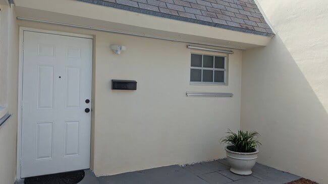 Front door - 17262 SW 112th Pl