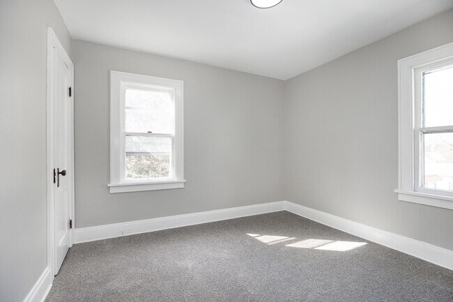 Photo - 4 BED, 1 BATH BEAUTIFUL SINGLE-FAMILY HOME IN CLEVELAND!