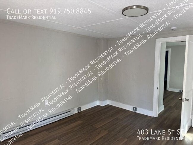 Photo - 403 Lane St SE