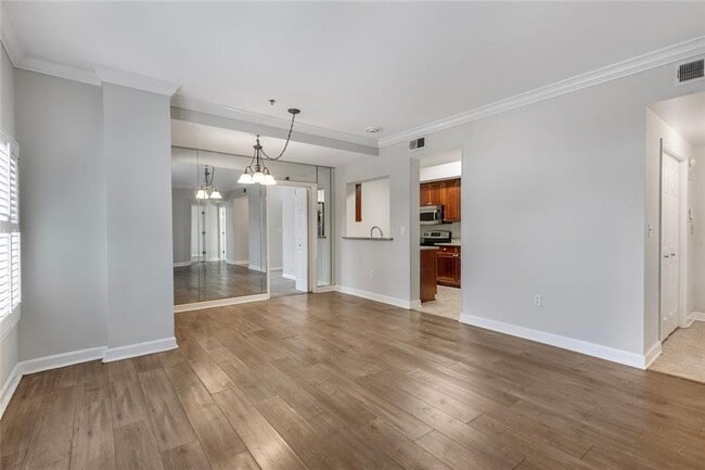 Photo - 2161 Peachtree Rd Unidad 305