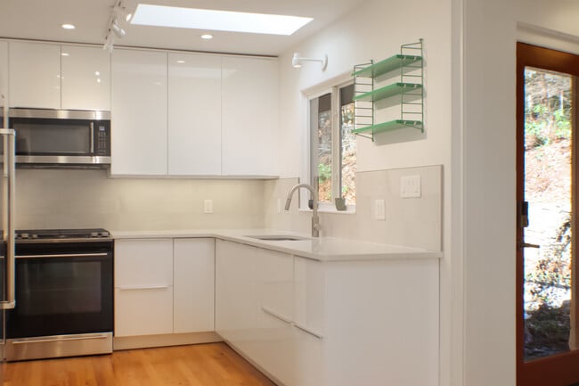 Photo - 21 Woodbury Rd