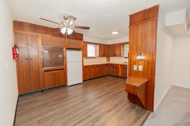 Kitchen - East Manor Apartments