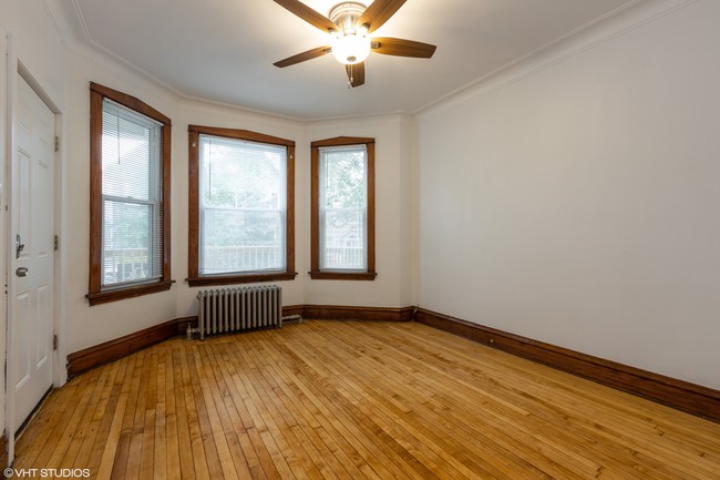 Building Photo - 3051 N Leavitt St Unit 1 Rental