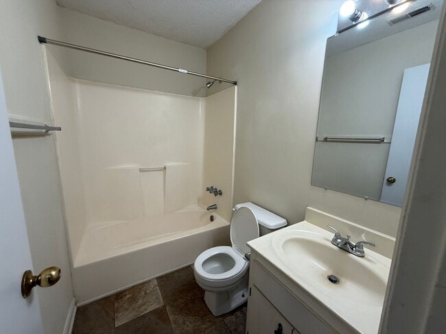 Photo - Nice 2 bedroom, 1 bath duplex