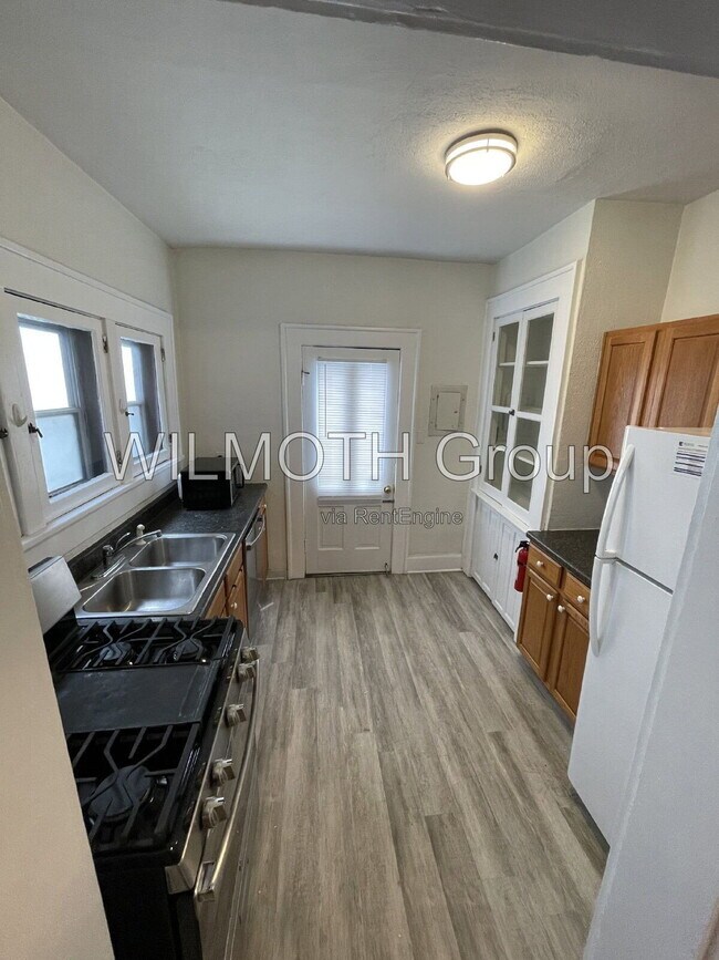 Photo - 537 E 11th St Unidad Apartment 2