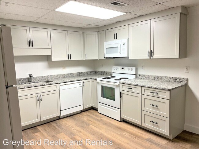 Photo - 1 br, 1 bath House - 21 Burgin Ridge Rd (B...