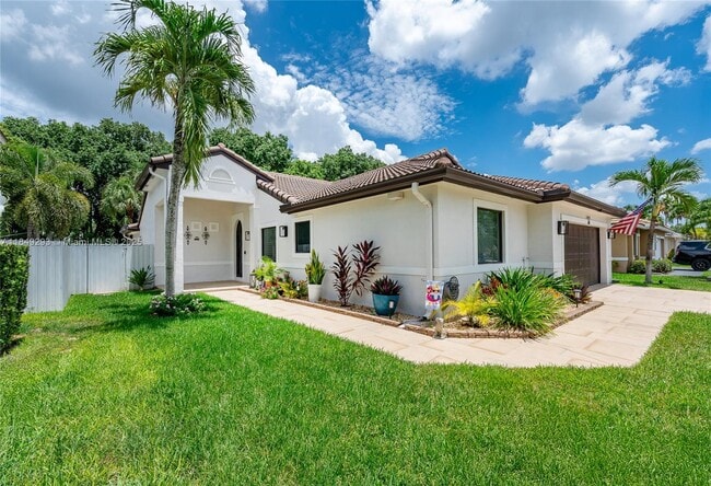 Building Photo - 16185 SW 2nd Dr Rental