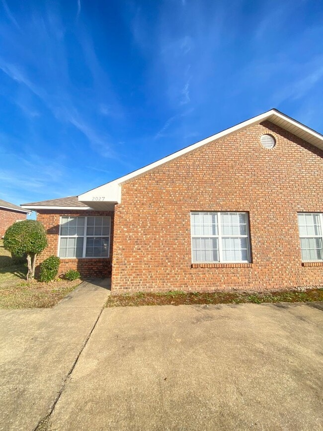 Renovated Duplex! Rental Auburn University OffCampus Housing Search