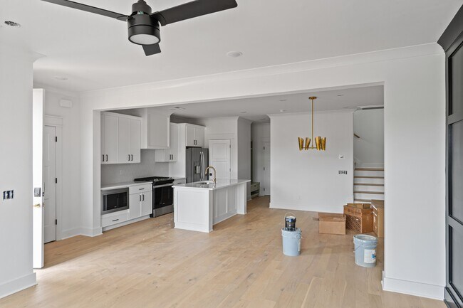 Photo - 1712 Carvell Ave