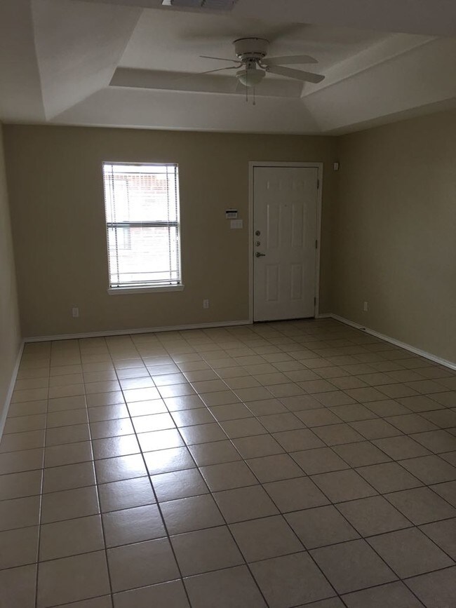 Photo - 3719 Zelma St Unidad Apt 1