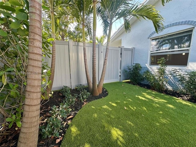 Photo - 1109 NE 6th Ave Unit 1