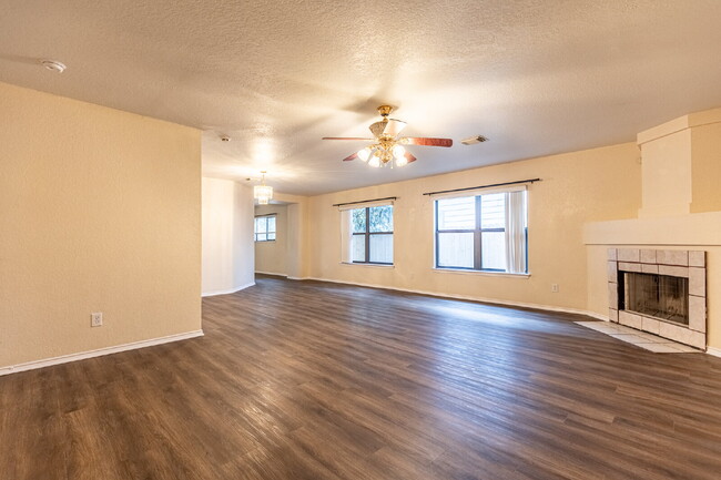 Photo - 7910 Lattimer Pond