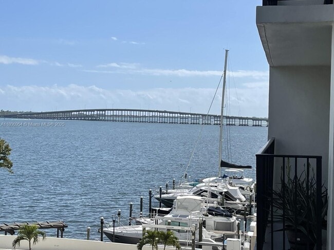 Photo - 1865 Brickell Ave Unidad A405 Rental