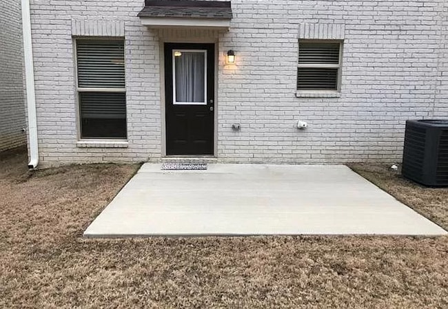 Photo - 4 Bed/4.5 Bath West End