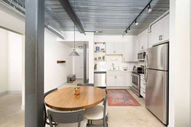 Photo - 1009 W Juneau Ave Unidad ID1379001P