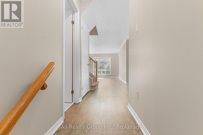 Photo - 68 Piper Crescent
